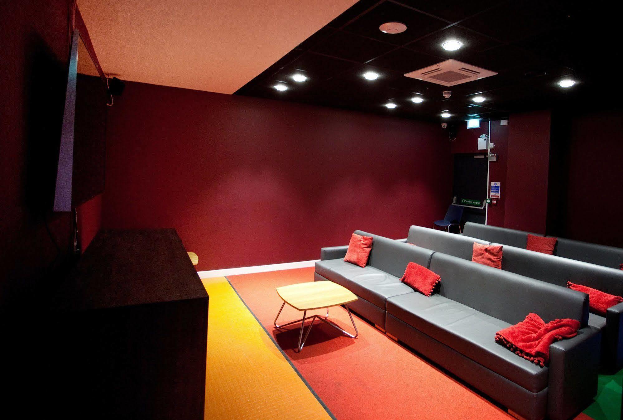Finding My Palace Hatbox Studios Luton  Luaran gambar